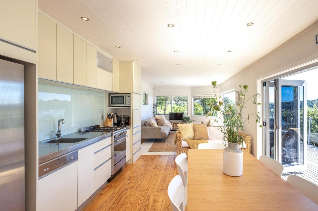 Tawa Cottage - Coast & Country Oneroa Exterior photo